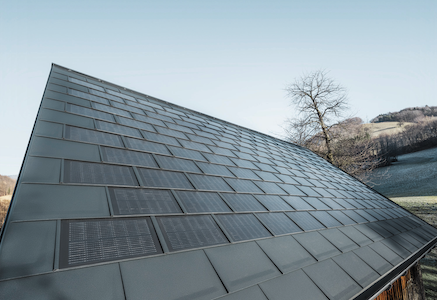 Prefa Solar Roof Tile - panneau de toit en aluminium avec panneau solaire intégré
